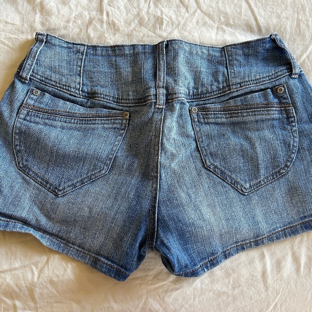 Ladies Mudd Jeans Shorts Size 11 98% Cotton 2% Spandex Spring Summer Travel - Picture 4 of 11